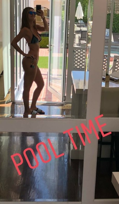 Maria Menounos joli modèle photos