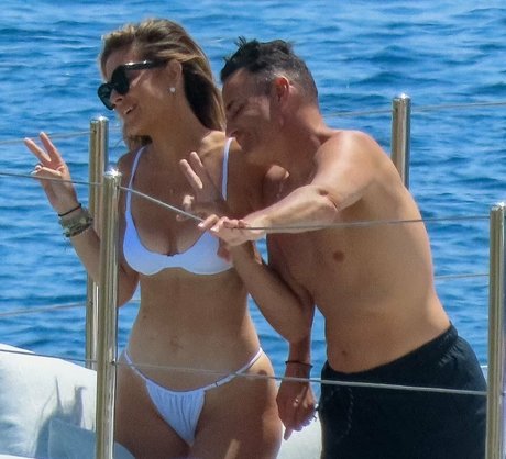 Maria Menounos xxx étoile archive