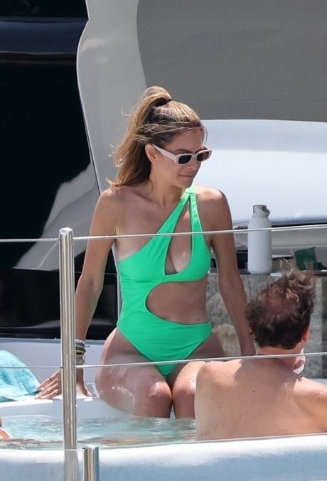 Maria Menounos libre de estrellas imágenes