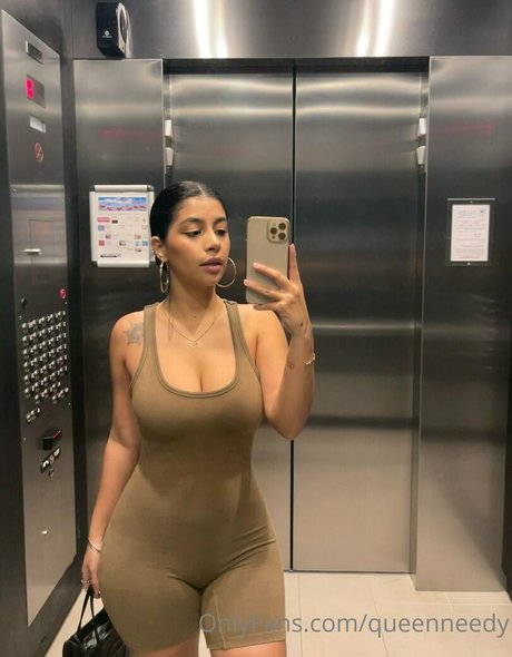 Queenneedy actriz adulta fotos