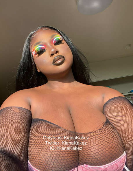 kianakakez modèle adulte img