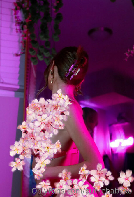 burkebabyxo actriz libre galerías