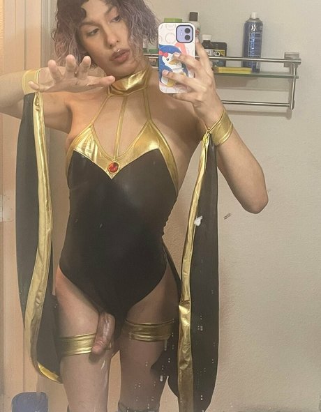 Monetforma star exclusive images