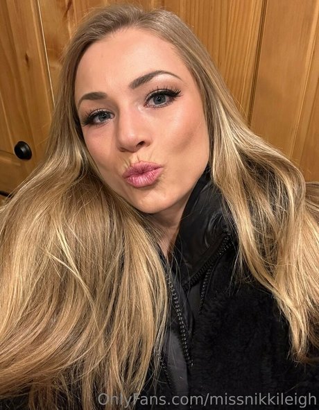 missnikkileigh modelo sexual imagen