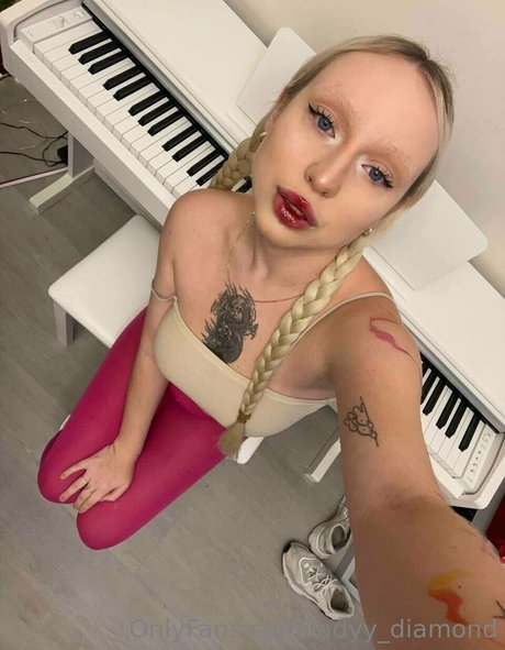 ladyy diamond estrella desnuda imágenes