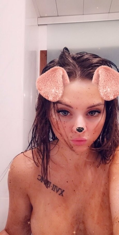 sereniakeer modèle porno photo