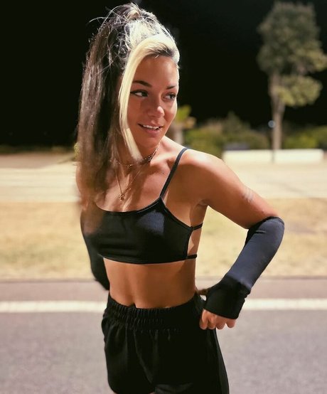 Delfi Granatto modelo sexy fotos