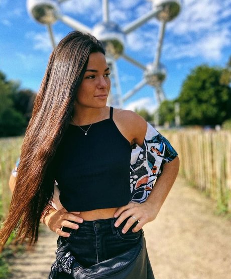 Delfi Granatto nus star du porno images