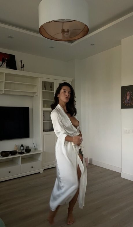 Thais Yoga actrice pornographique img