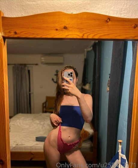 leeeeyyyla pornstar naked image