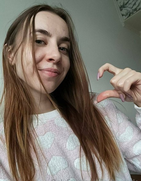 leeeeyyyla modelo desnudo archivo