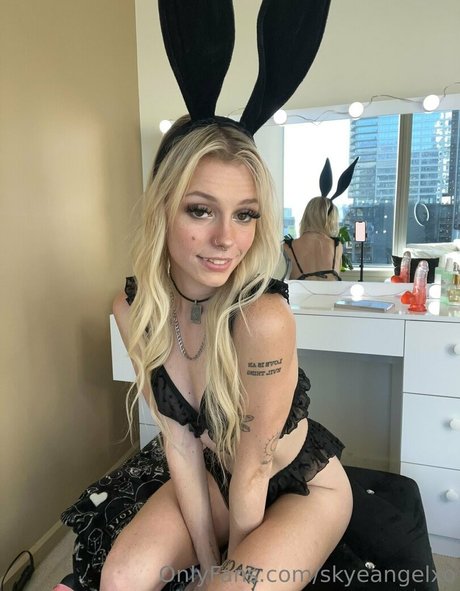 skyeangelxo estrella porno erótica fotos