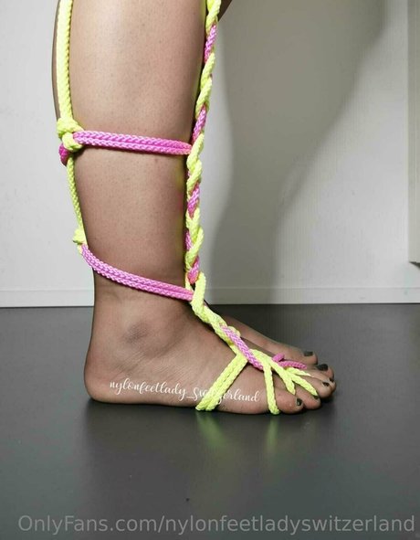 nylonfeetladyswitzerland art modèle img