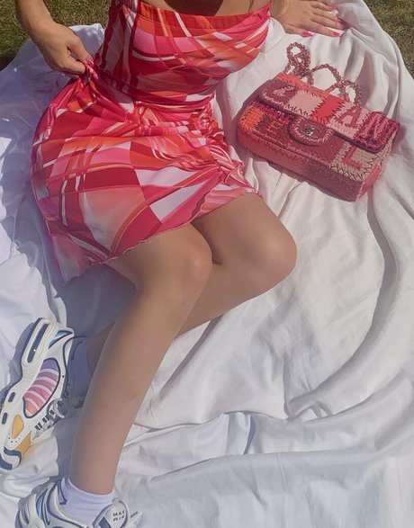 sooofina modèle gratuit image