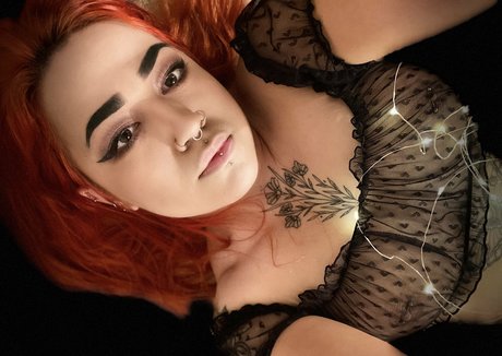 ariquxeen modèle artistique archive