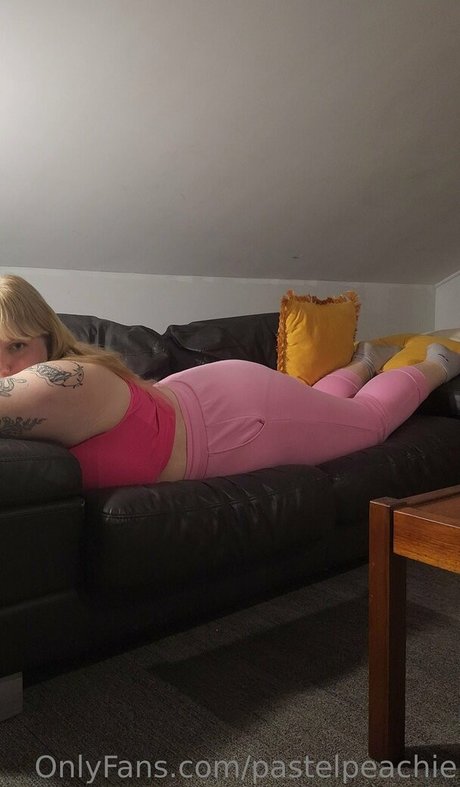 pastelpeachie modèle xxx collection