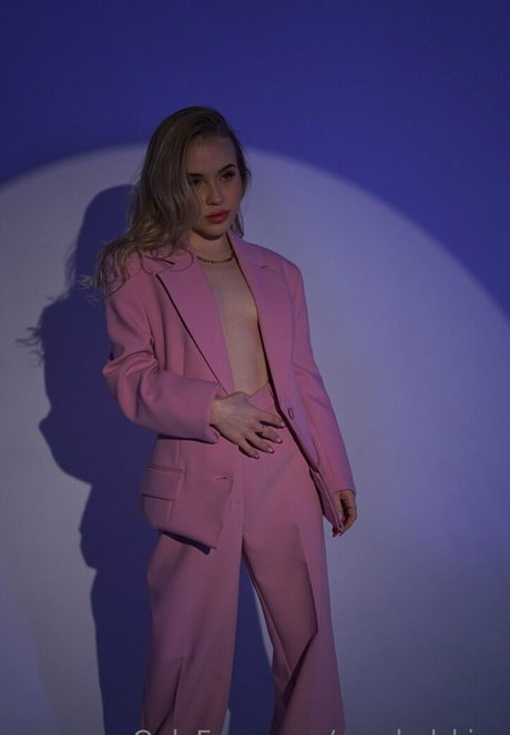 raychel kiss bonita modelo archivo