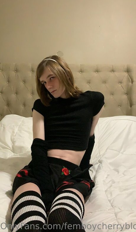 femboycherryblossom bonita modelo archivo