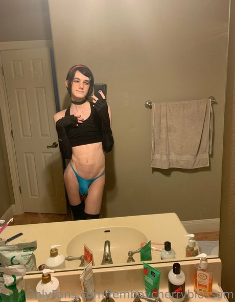 femboycherryblossom hermosa modelo archivo