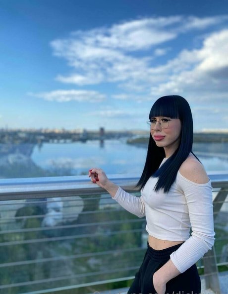 dicksy ts étoile hd galeries