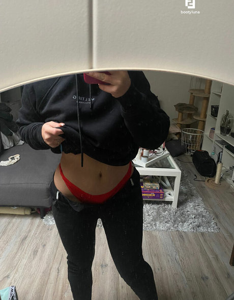 BootyLunaa star top photo
