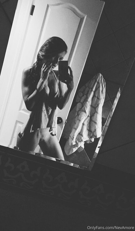 nevamore estrella desnuda recopilación