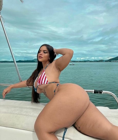 Grace Bon modèle exclusif galeries