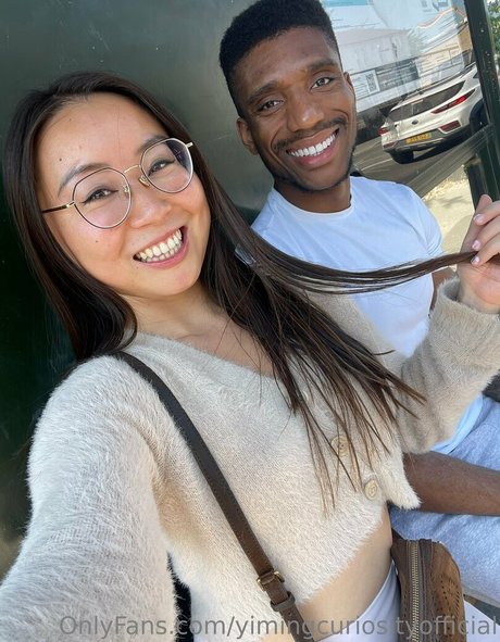 yimingcuriosityofficial actrice sexy galeries