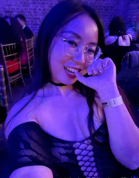 yimingcuriosityofficial estrella xxx foto