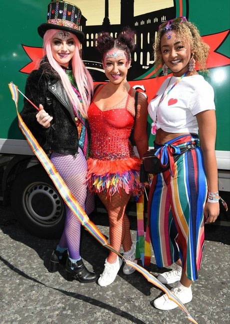 Katie McGlynn étoile nue galerie