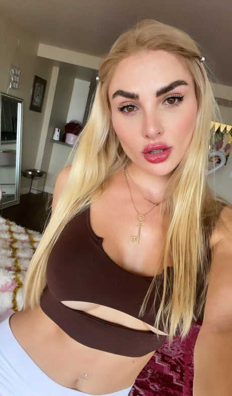 misskenzieanne estrella porno caliente galería