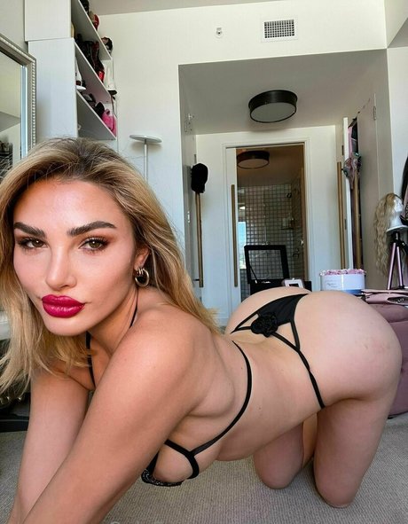 misskenzieanne modelo xxx archivo