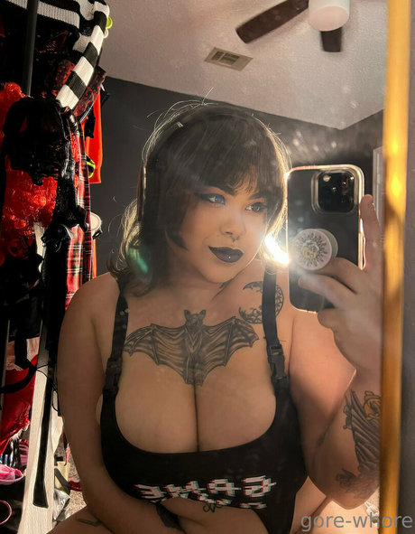 gore whore model top images