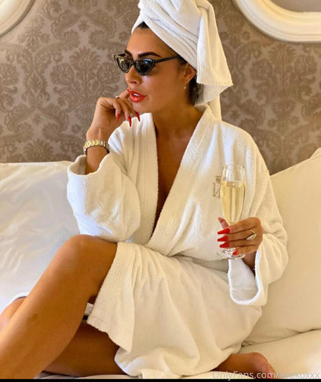 AvaKoxxx actrice érotique images