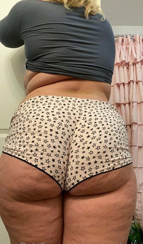 poptartbelly hermosa modelo foto