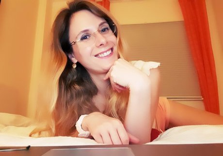 ellyedelweiss haut modèle image