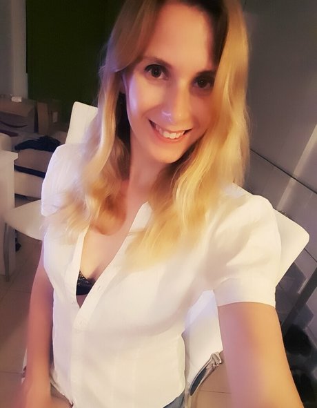 ellyedelweiss star du porno gratuite image