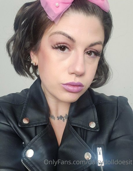 daisydolldoesit actrice sexy galeries