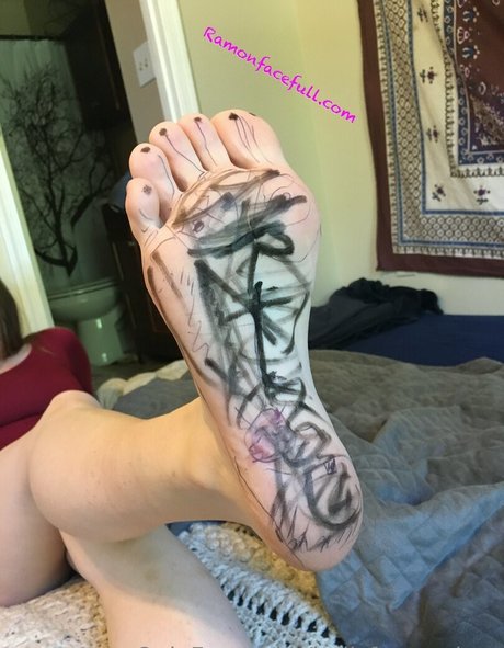 bellsfeetandass actrice de nus archive