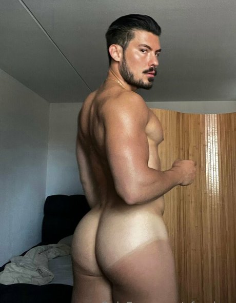 efureimu modèle nu images