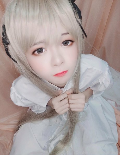 DollyMewTH modelo libre imágenes