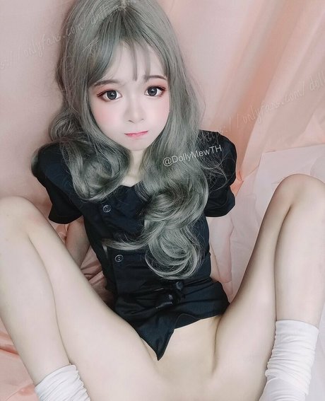 DollyMewTH actriz de arte galerías