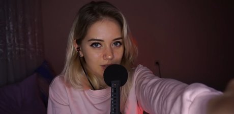 Bilochka ASMR modèle érotique photo