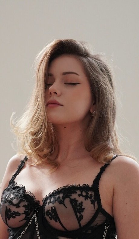 Bilochka ASMR actriz de alta definición imagen