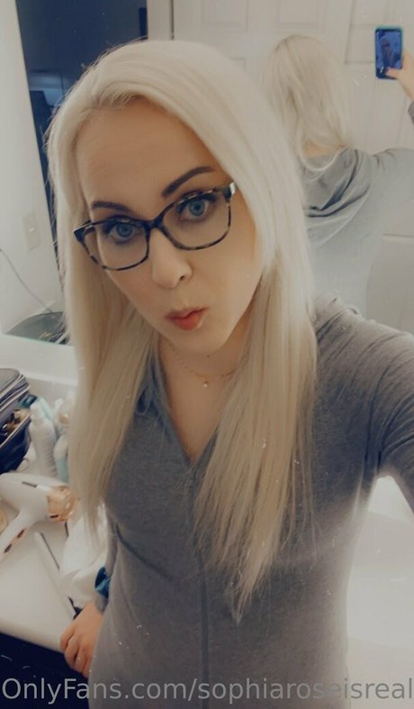 sophiaroseisreal sexy pornstar images