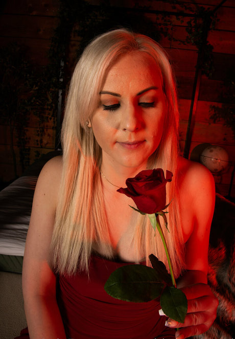 sophiaroseisreal hot star picture