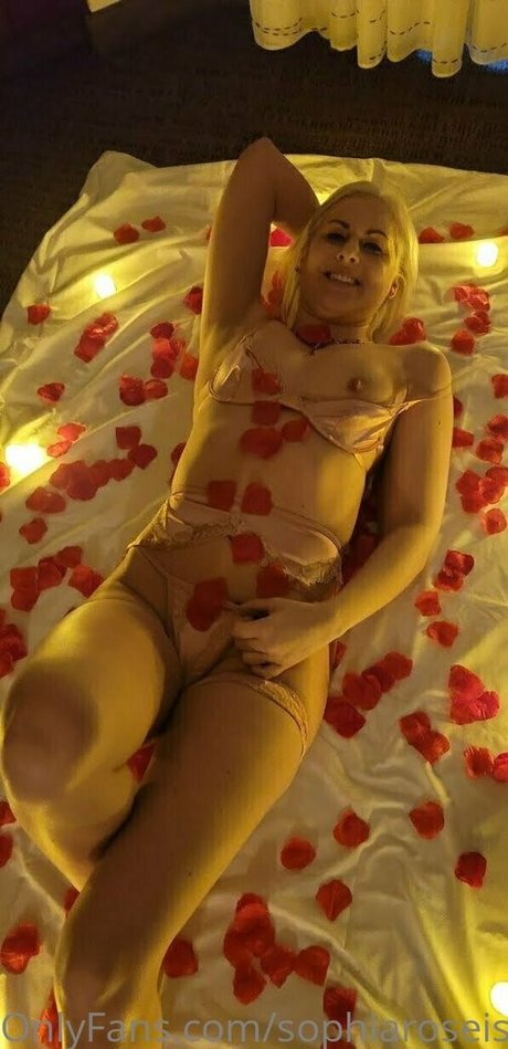 sophiaroseisreal erotic star pictures