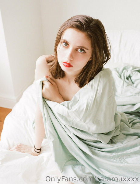 liararouxxxx hermosa modelo imágenes