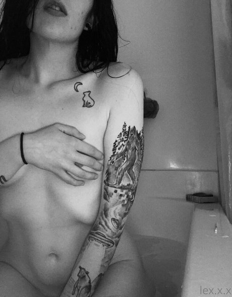 lex x x model nudes images