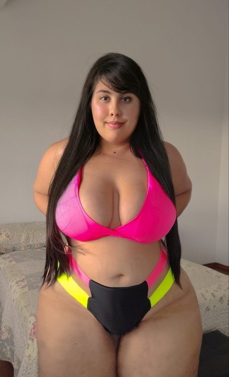 Bia Novaes star beautiful image